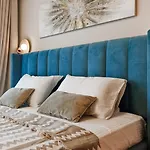 Eldana First Line With Shared Pool Apartman