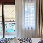 Eldana First Line With Shared Pool Apartman
