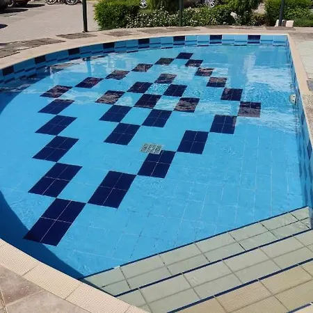 Daire Eldana First Line With Shared Pool Gerakini