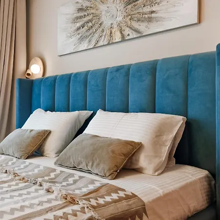 Eldana First Line With Shared Pool Apartment