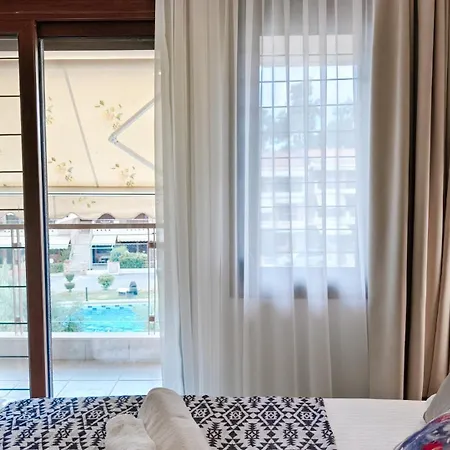 Eldana First Line With Shared Pool Apartment